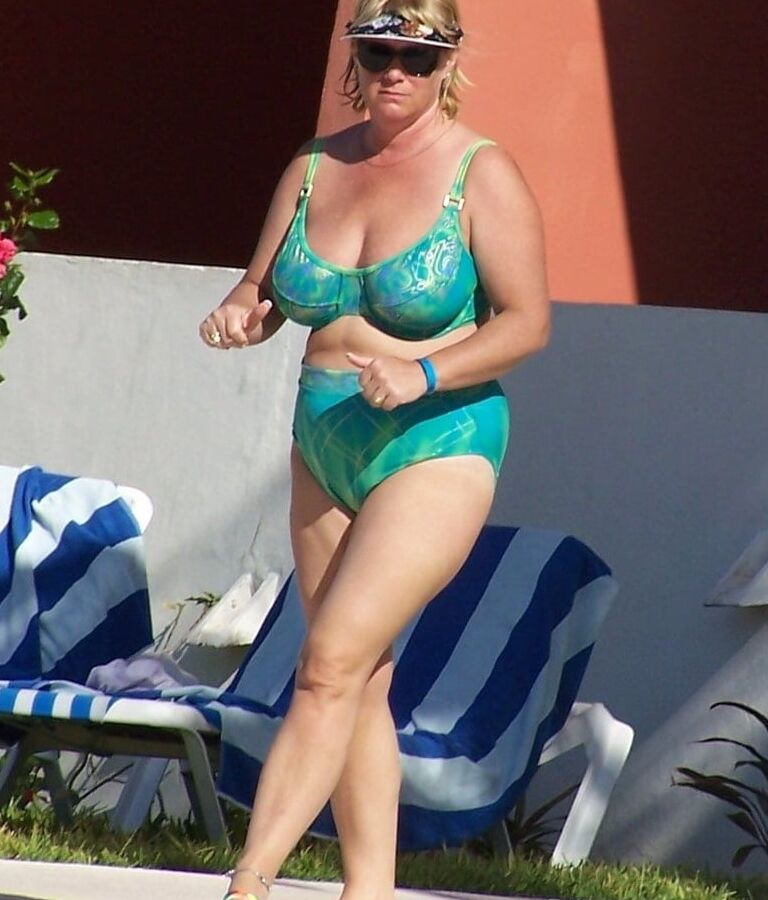 BBW Laurie exposed