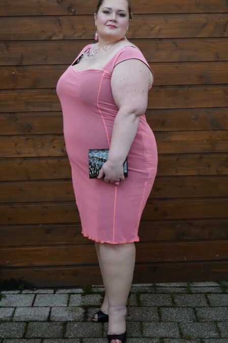 Pretty BBWs and fatties from fashion blogs