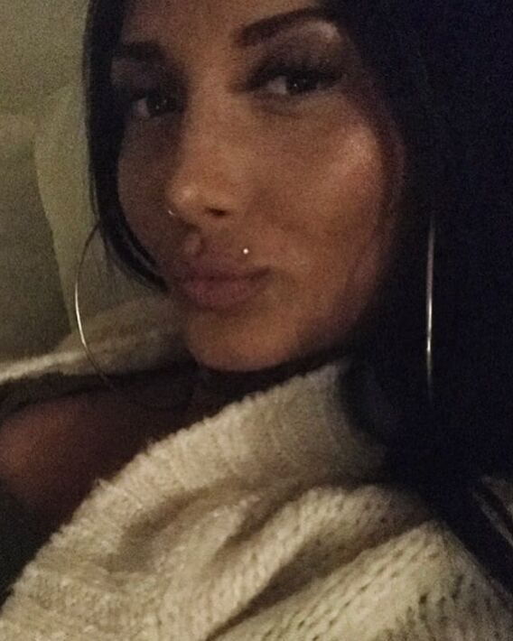 On Instagram- __Dxlara
