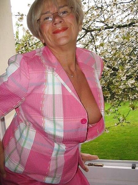 Mature en lingerie