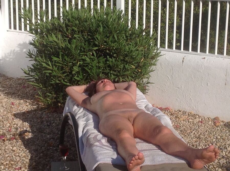 Just get them fully naked! Lol