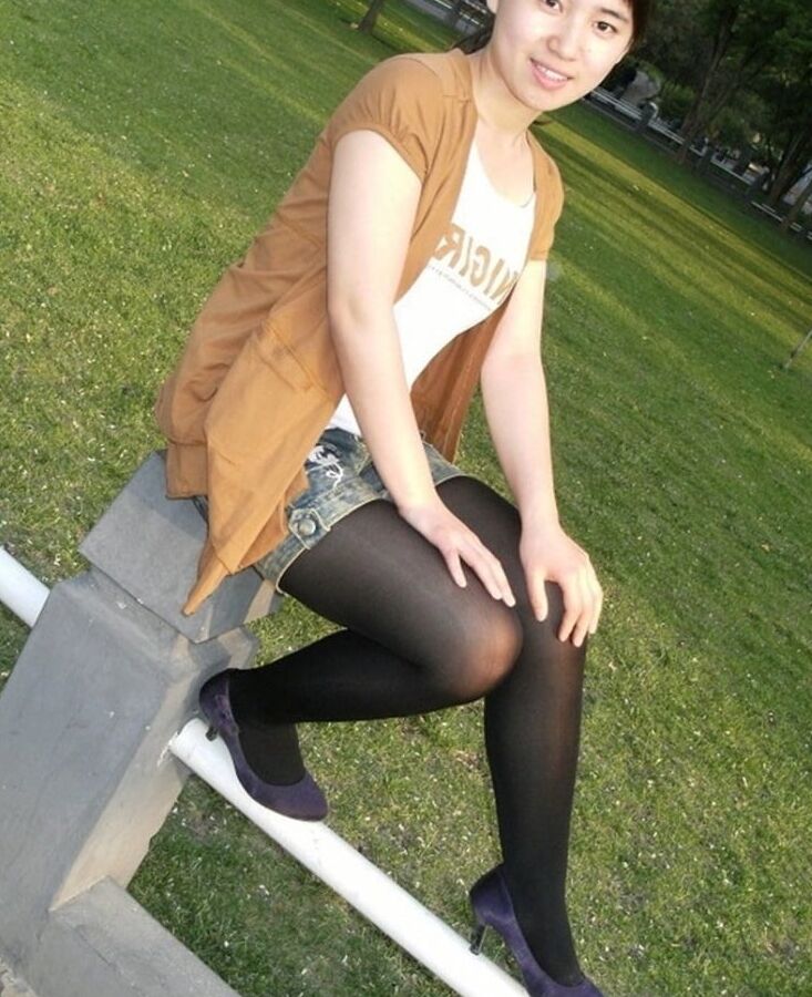 Asian whores pussy in stockings