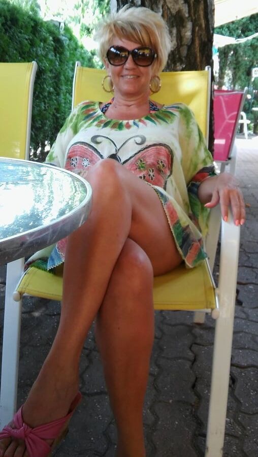 huge tits blonde want a big car and a big ....