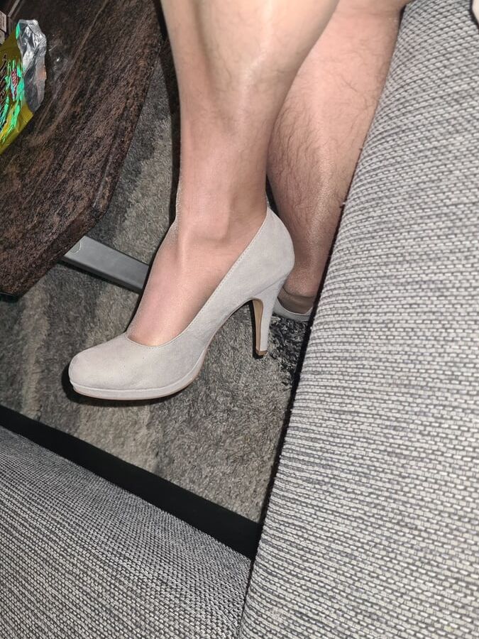 I&;am in stockings and Pumps