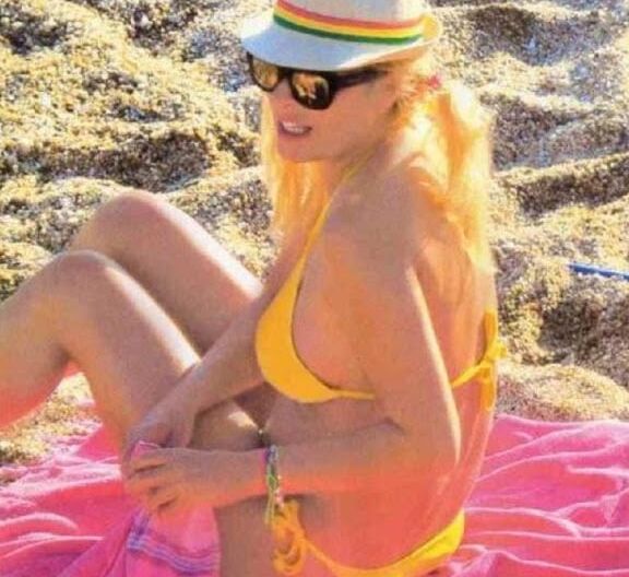 Greek Celebrity : Menegaki