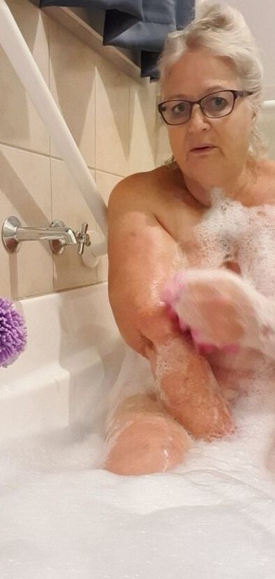 Granny Slut Pamela yo.. my next yummy hot fuck!