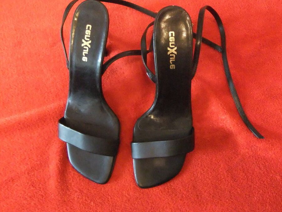 High Heels und Nylons abzugeben
