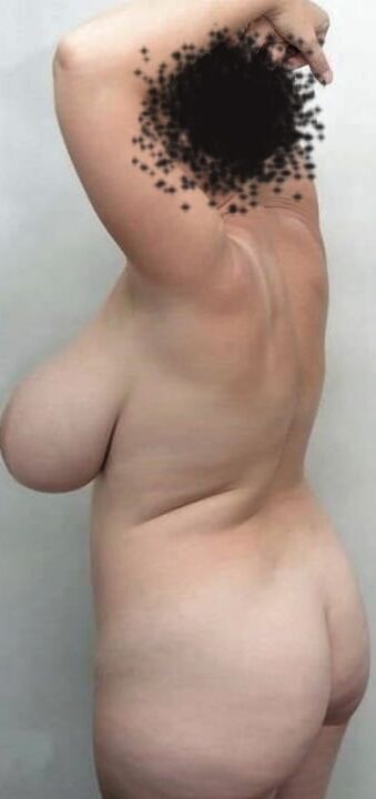 Snevla naked body
