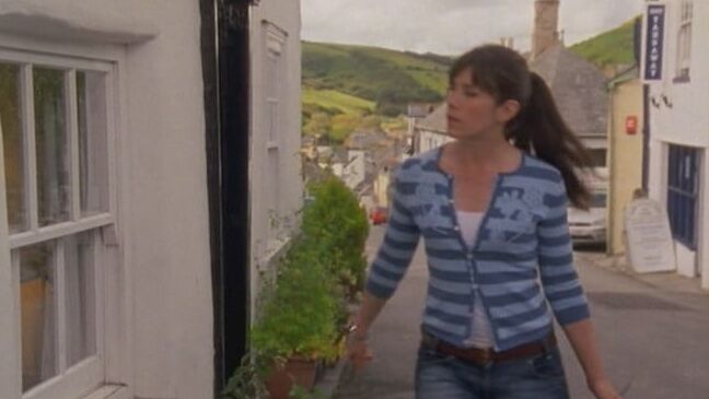 Caroline Catz wearing Levi&;s shorts and jeans