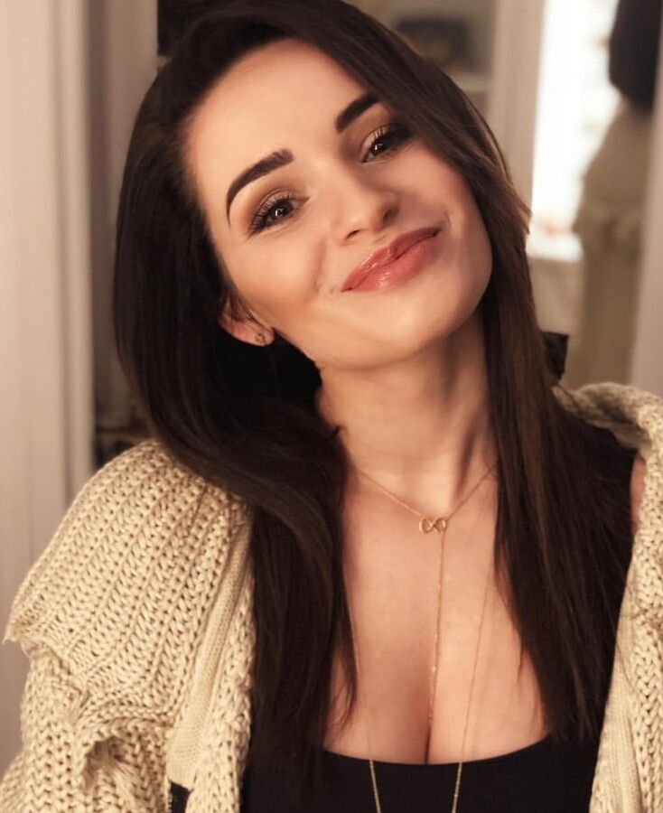 Ewelina Lisowska sexy polish singer