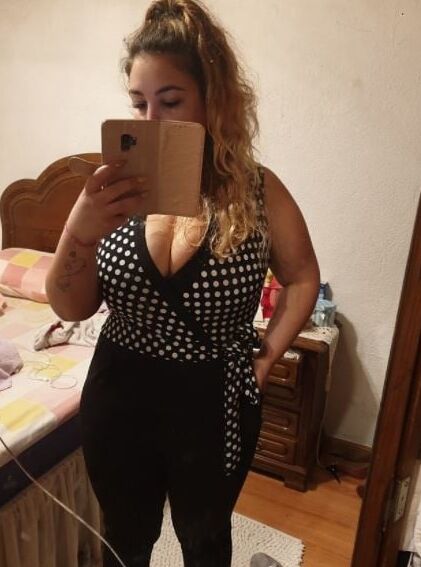 Busty Women (Mix)