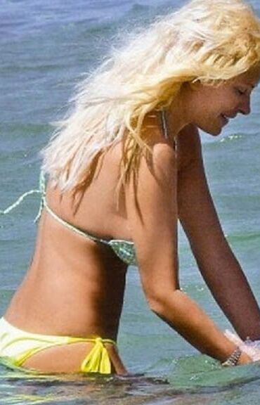 Greek Celebrity : Menegaki