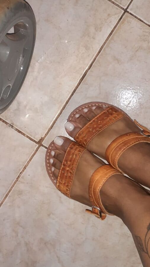 Feet, Morena, size