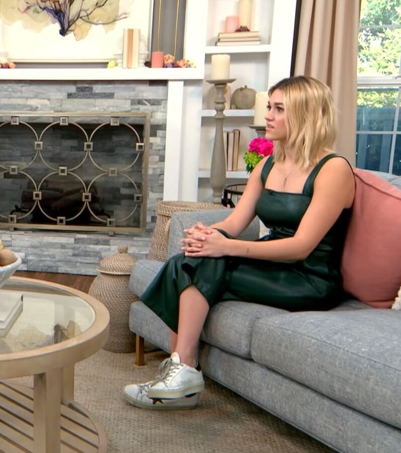 Sadie Robertson should be used so hard she can&;t walk