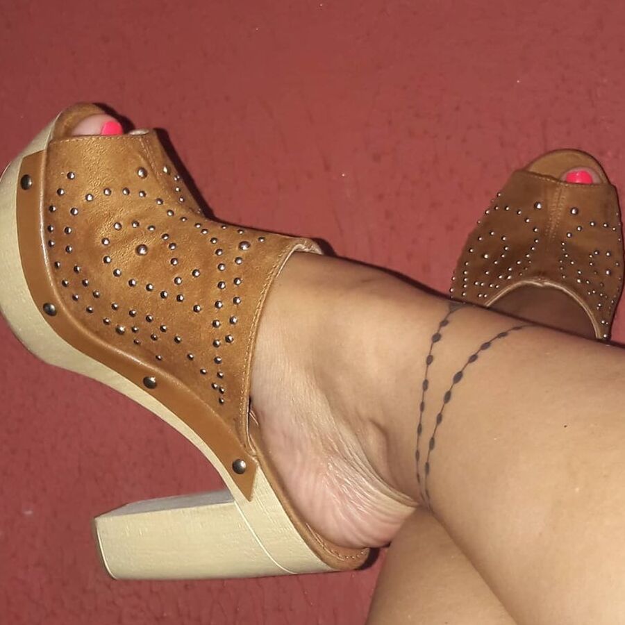 Zoccole e piedi sexy