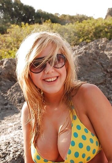 Big Boobs Beach Bikini (Samples)