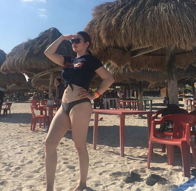 Blanca gordibuena para insultar