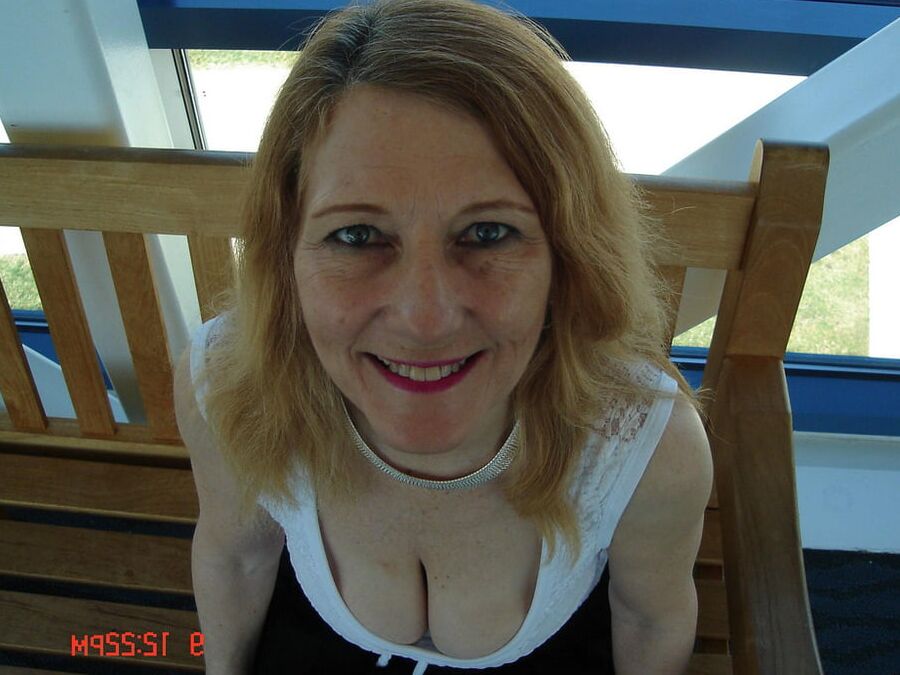 Absoluted fuckable mom