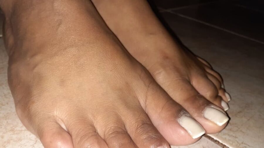 Feet, Morena, size
