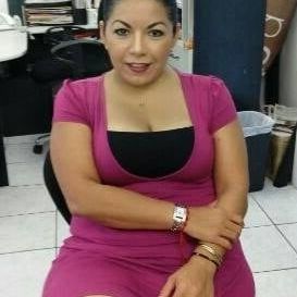 Eugenia, madura, no desnuda.