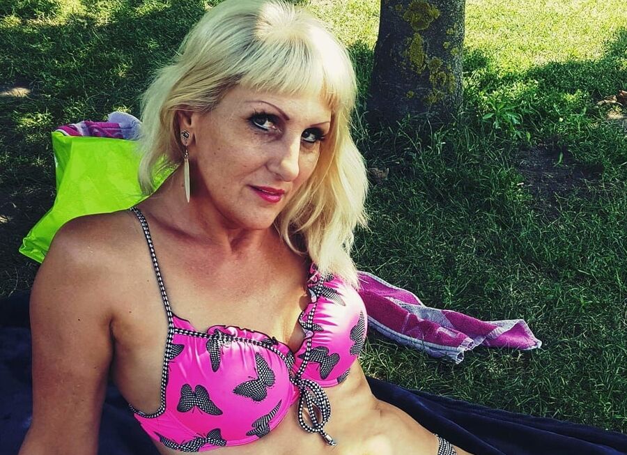 Hungarian Anya es lanya