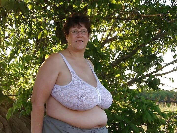 wonderful mommy chick for bad boys