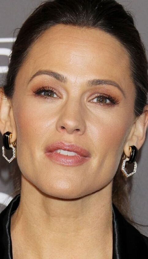 JENNIFER GARNER