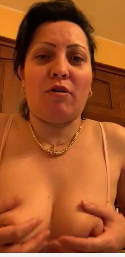 Flash boobs live facebook romanian