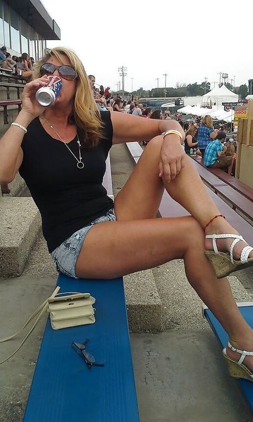 SEXY MILF