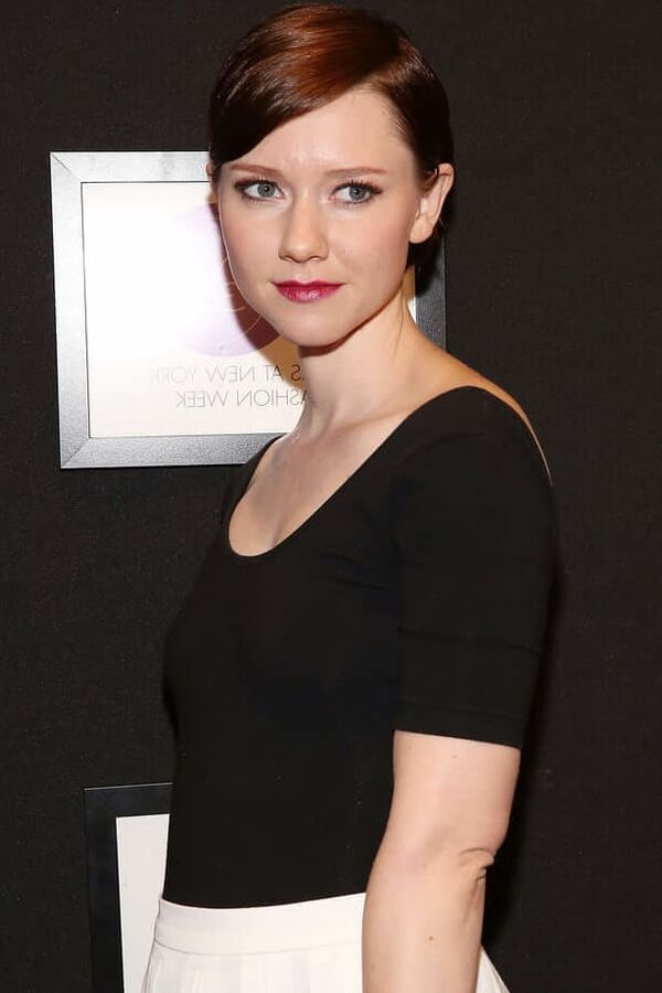 Valorie Curry cute woman
