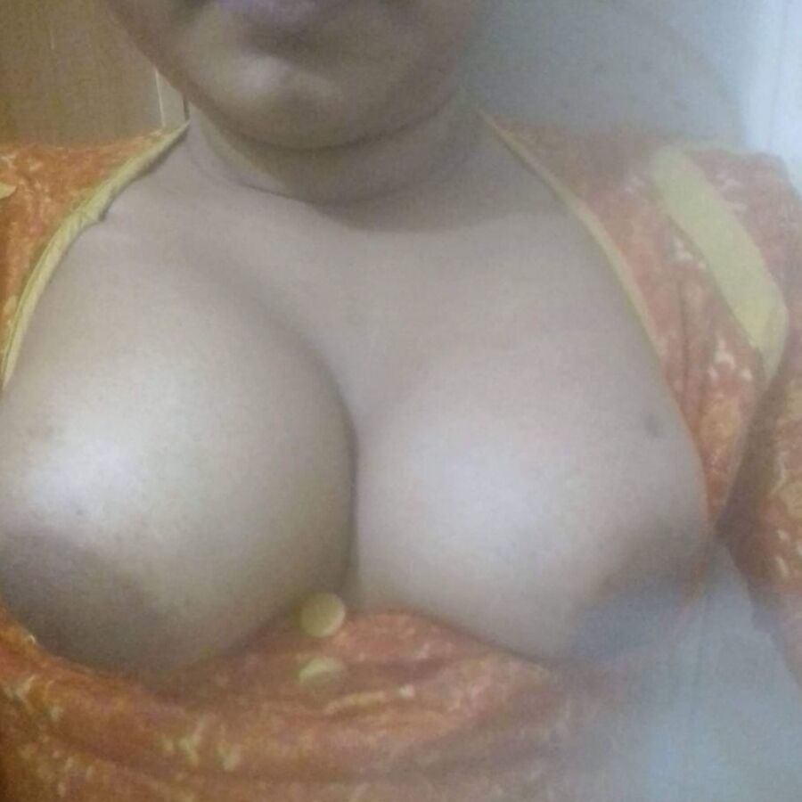 New Bangladeshi Girl showing Boobs