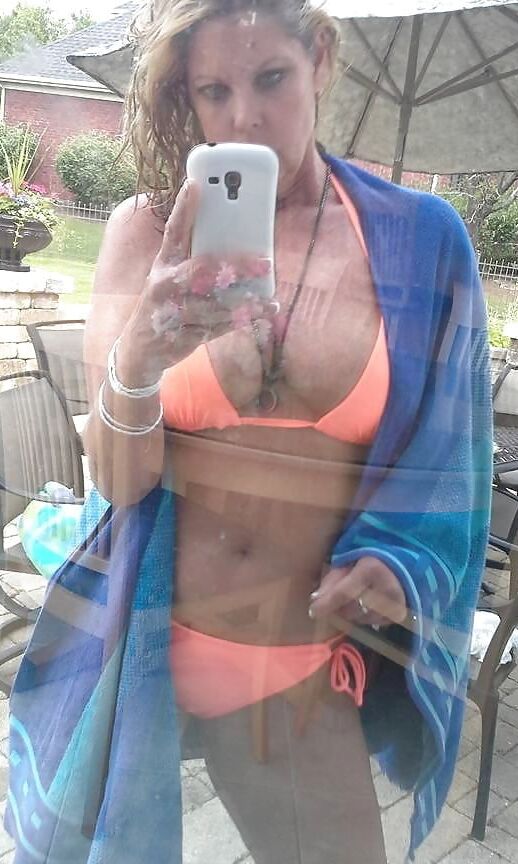 SEXY MILF