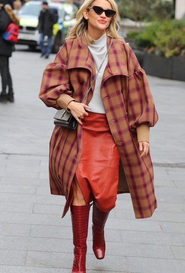 Female Celebrity Boots &amp; Leather - Ashley Roberts
