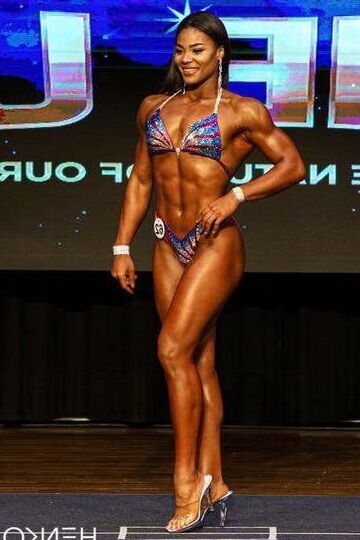 Sexy FBB Muscle