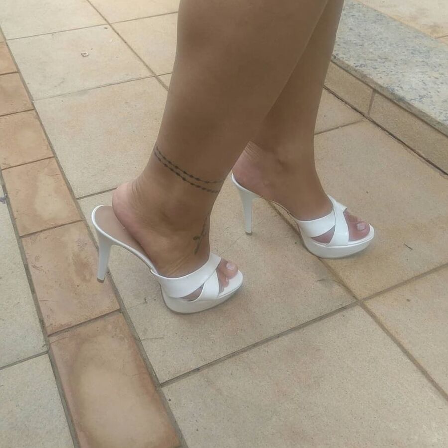 Zoccole e piedi sexy