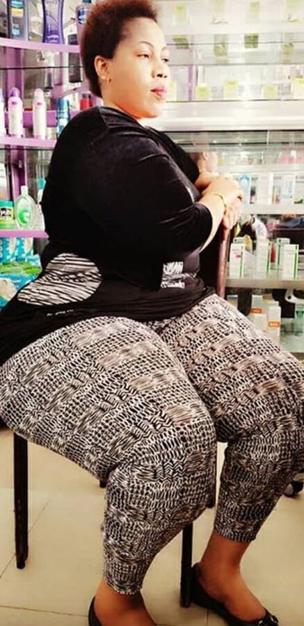 Ginormous mega booty huge leg cellulite bbw pear Divyo