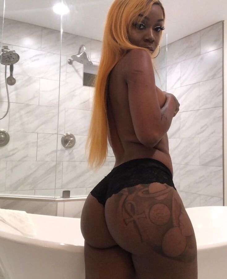 CURVACEOUS ).( BEAUTIES - hourglass figure