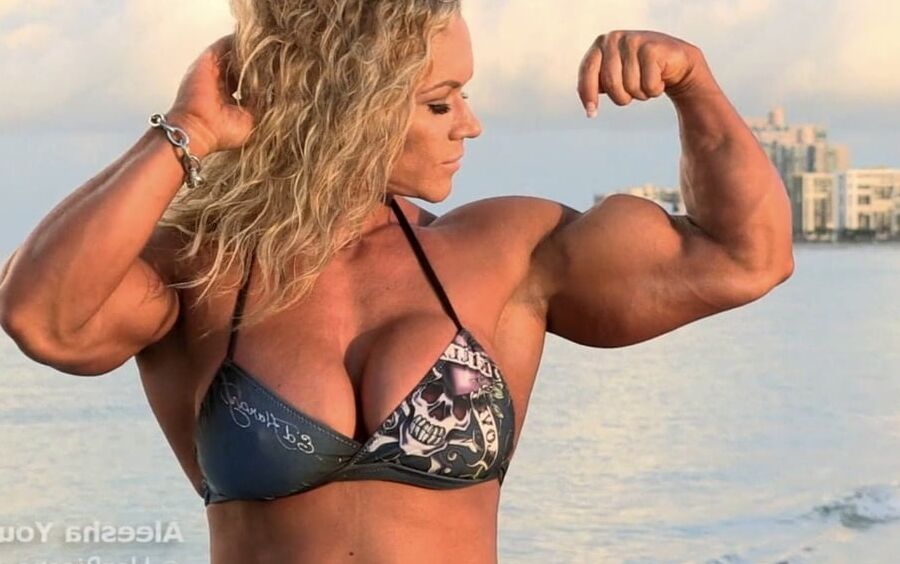 Sexy FBB Muscle