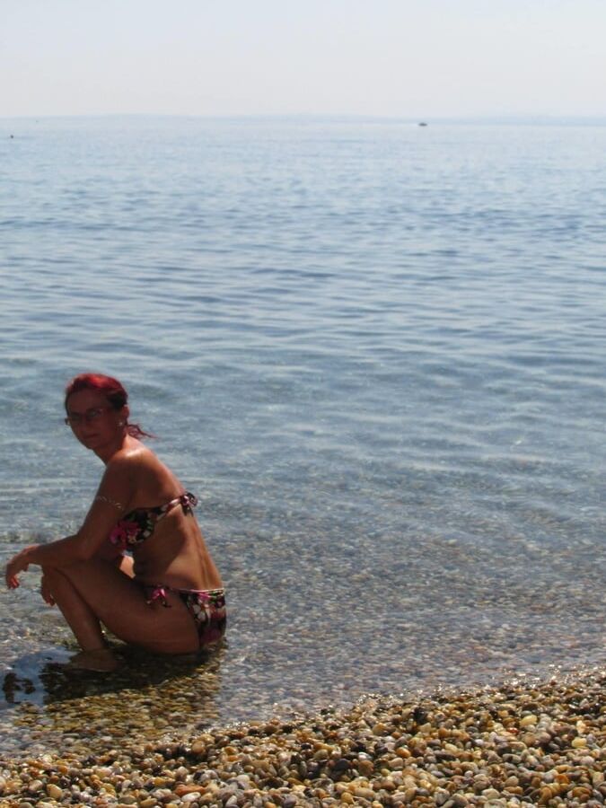 Sexy mature in bikini
