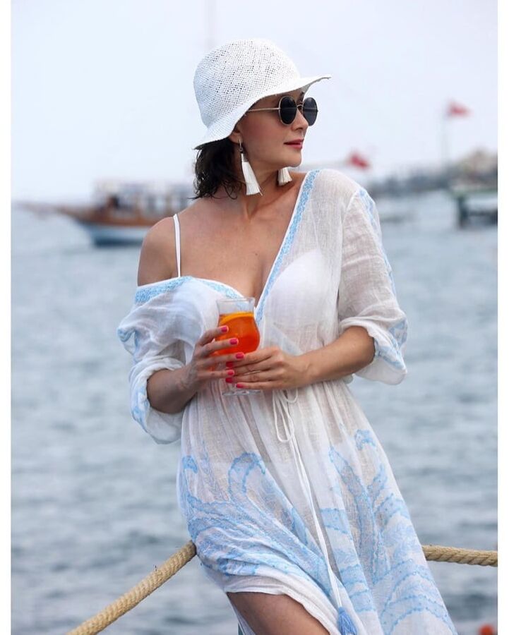 Sexy Russian Actress Olga Kabo