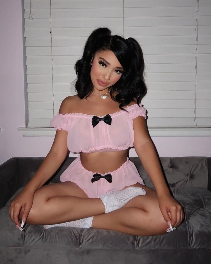 Kiara sexy thick babe with cute face big ass &amp; DSL
