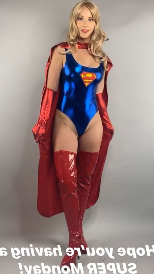 Ladies in cosplay &amp; fancy dress
