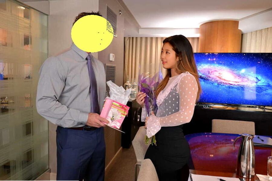 sex service to Park Shin-hye before the meeting office