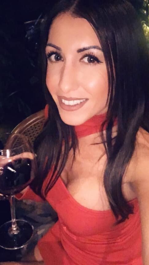 Greek Slut : Kelly