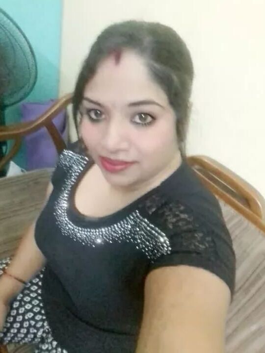 Tamil hot stylish auntys
