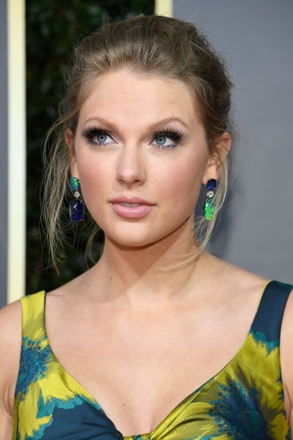 Taylor Swift&;s beautiful fucking face