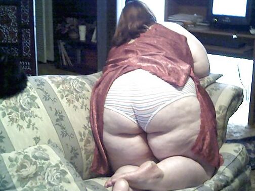 Crazy tattooed PNG Highlands BBW pose