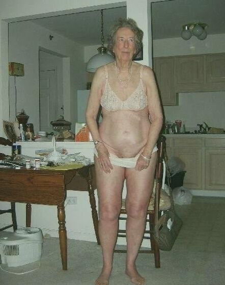 Mrs Lizzie Simpson
