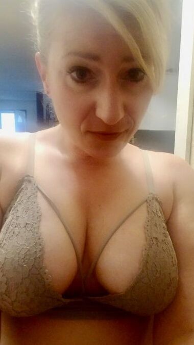 Dirty GILF Flabby Body Saggy Tits Big Nipples White Bush