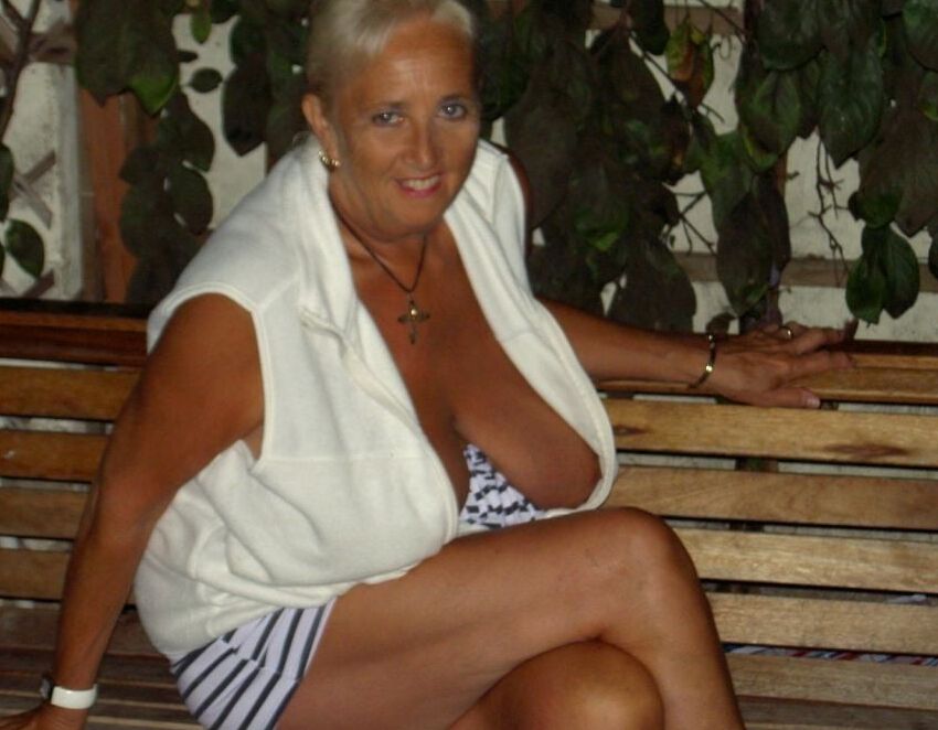 Bbw mix (Blond hot granny)